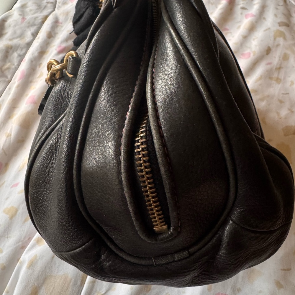 RARE FIND: Y2K 2008 Juicy Couture Black leather handbag w/quilted heart design - Picture 3 of 7
